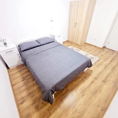 Amai Exclusive טוזלה